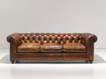 Divano lineare - Similpelle-legno - 226 x 96 x 78 cm - Marrone cognac - Stile Chesterfield classico